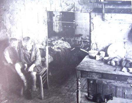 PAUVRES DE PLUS EN PLUS PAUVRES